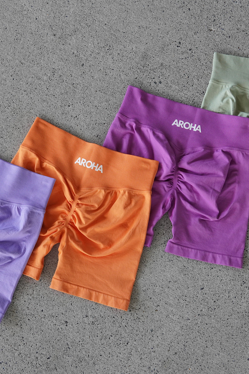 Silk seamless scrunch shorts