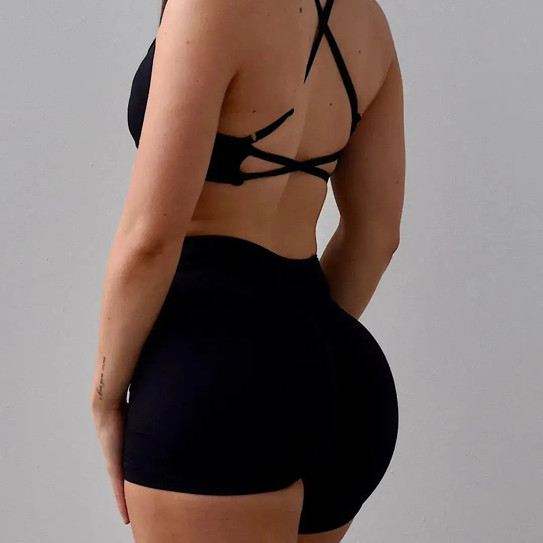 Trinity Impact Scrunch - Black AROHA.